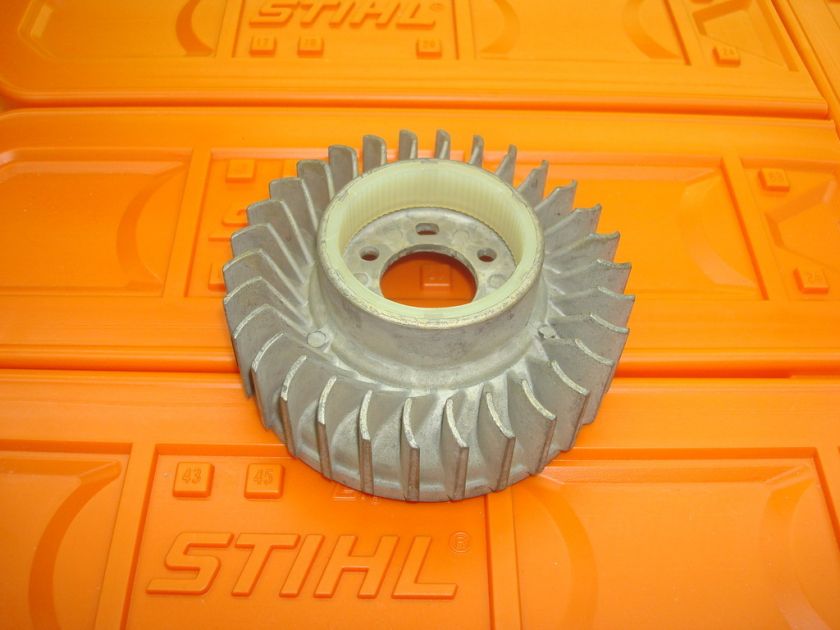 NEW STIHL 045 AV CHAINSAW FAN WHEEL # 1115 080 0500  