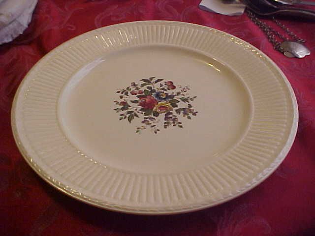 Conway by Wedgwood Dinner Plate 10 1/2 EDME Floral  