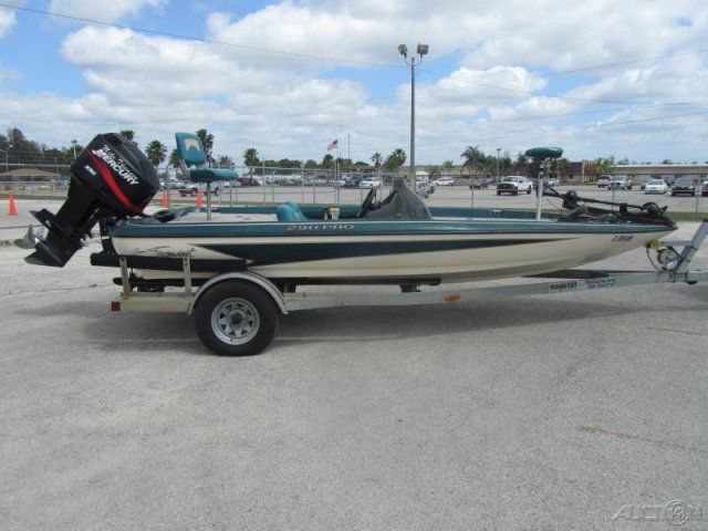 2001 Sprint 290 Pro Bass Boat 2001 Sprint 290 Pro Bass Boat  