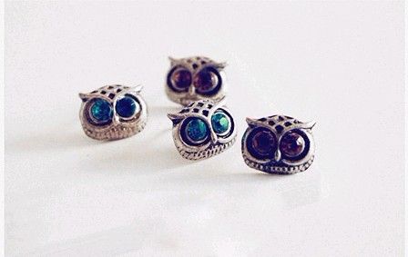 E1972 New Vintage Retro Chic Blue Eyes Owl Rhinestone Stud Earrings 