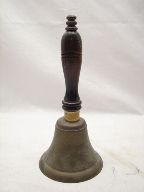   BRASS SCHOOL TEACHER DESK HAND BELL WOOD HANDLE DECORATIVE MUSIC CRIER