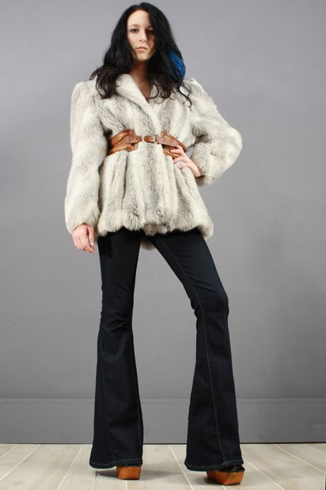 Vintage 80s Vegan SILVER FOX FUR Ribbed PORTRAIT COLLAR Trophy Coat 