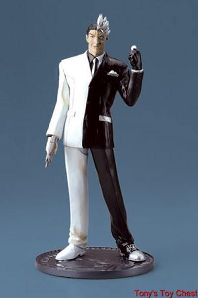 Batman Kia Asamiya Two Face action figure Wave 1  