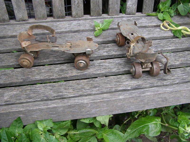 ANTIQUE ASHBY ENGLAND MADE STEEL WHEELS ROLLER SKATES  