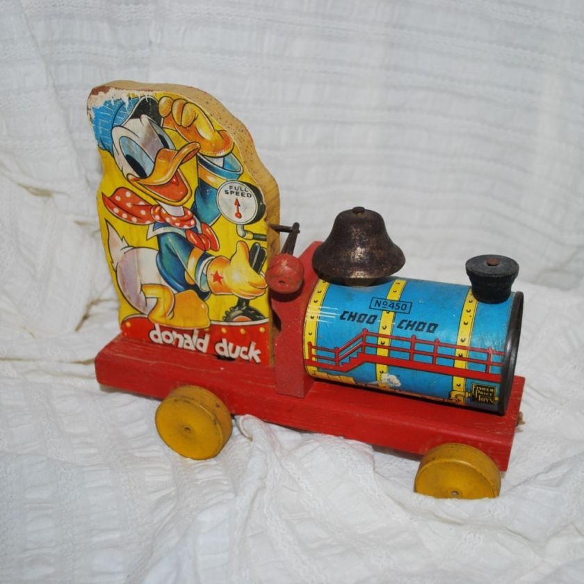 VINTAGE FISHER PRICE PULL TOY Donald Duck Choo Choo Train Engine with 