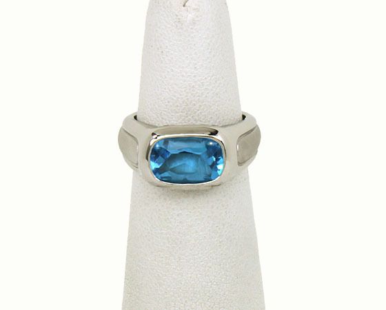 DESIGNER CARRERA Y CARRERA 18K BLUE TOPAZ BAND RING  