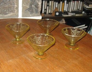 DEPRESSION GLASS DESSERT CUP LOT OF 4 SUPER  