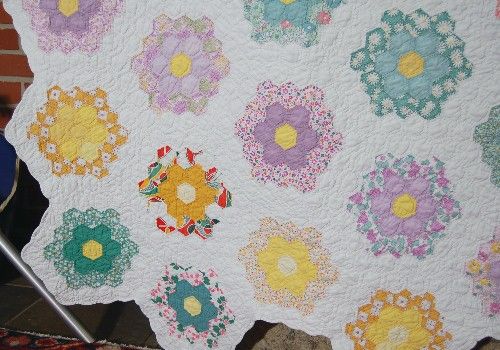 Lg. 30s Grandmothers Flower Garden Antique Quilt ~WOW  