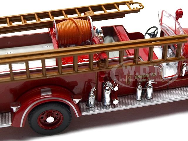   FIRE TRUCK RED 132 DIECAST MODEL CAR BY SIGNATURE MODELS 32400  