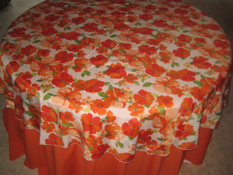 NEW 90 in ROUND TANGERINE COSMOS FLORAL OVERLAY  