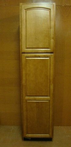 Kraftmaid Maple Kitchen / Bathroom Pantry Cabinet 21w  