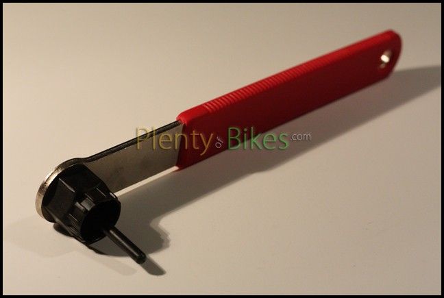 Cassette lockring removal tool for removal of Shimano/SRAM cassettes 