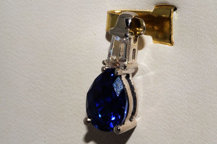 46CT BLUE SAPPHIRE & DIAMOND 2 STONE PENDANT GORGEOUS  