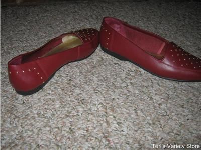 Women shoes red G.WIZ size 8 M Leather Upper EUC  