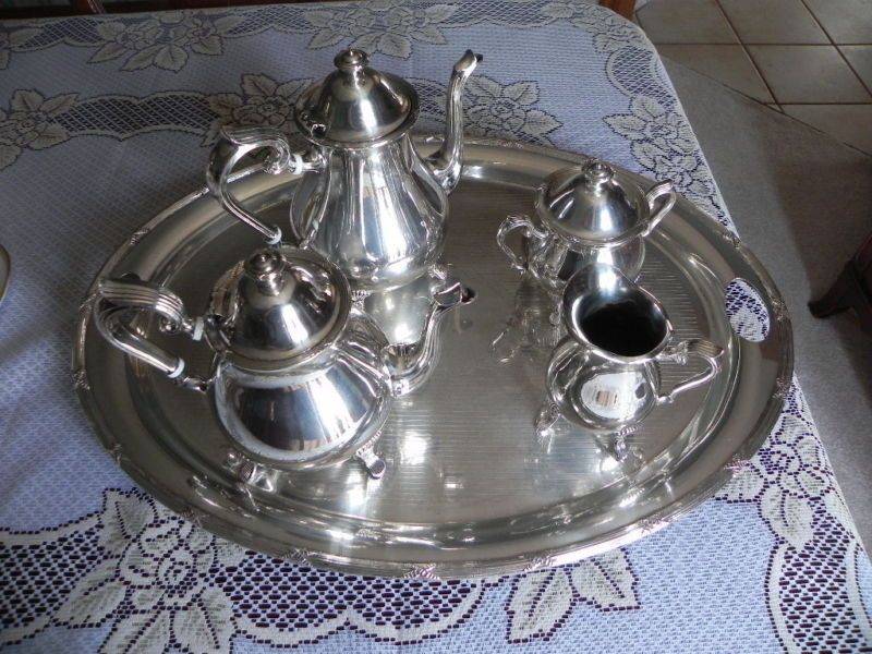 TOWLE SILVERPLATE 5 PIECE COFFEE AND TEA SET  