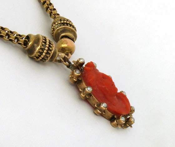   STUNNING 14K GOLD CARVED CORAL CAMEO & SEED PEAEL NECKLACE  