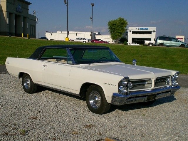 Pontiac  Grand Prix V8 Coupe in Pontiac   Motors