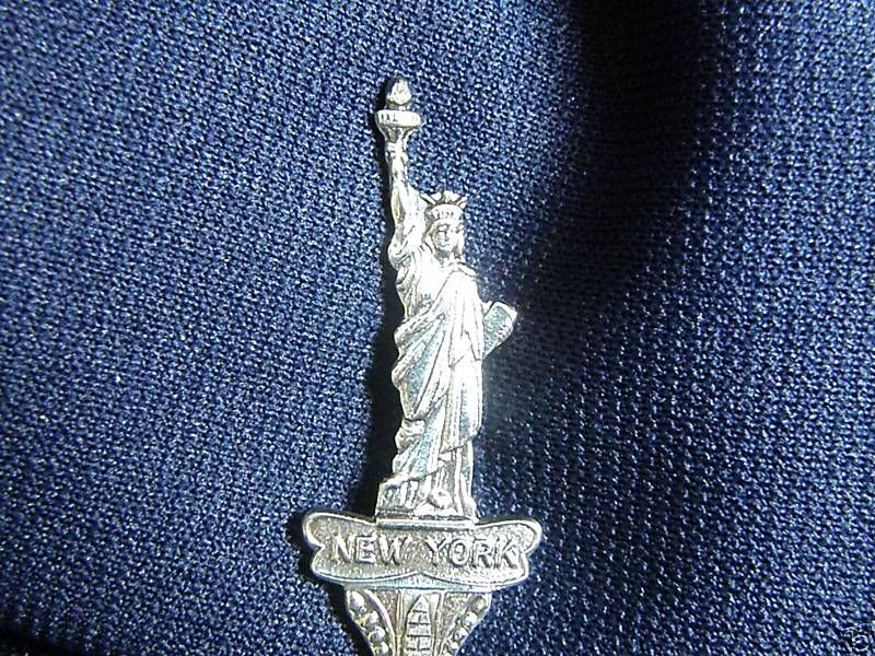 STATUE OF LIBERTY NEW YORK Collector Souvenir SPOON New  