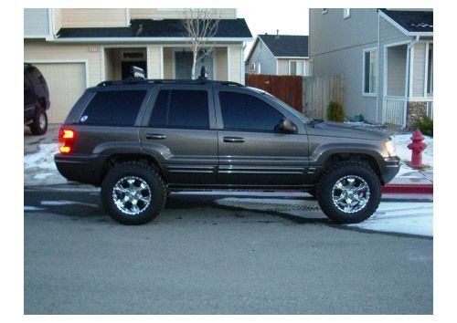 Jeep shown in the picture has 265/70R17 Tires and needed minor bumper 