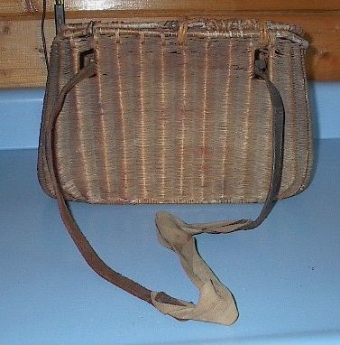 great vintage fishing creel VERY OLDhas very tight wicker weave 